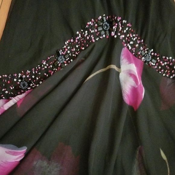 Dress - Picture 3 of 4